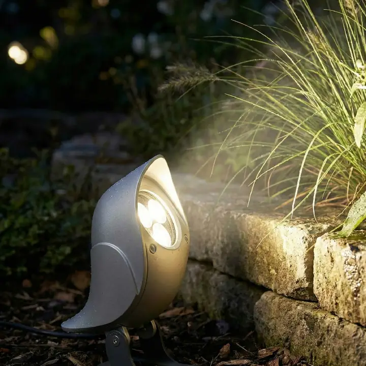 Birdy spotlight uplighting ornamental grasses
