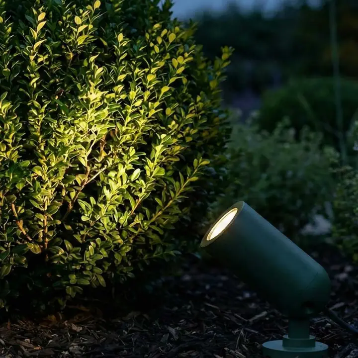 Oslo surface spotlight uplighting foliage